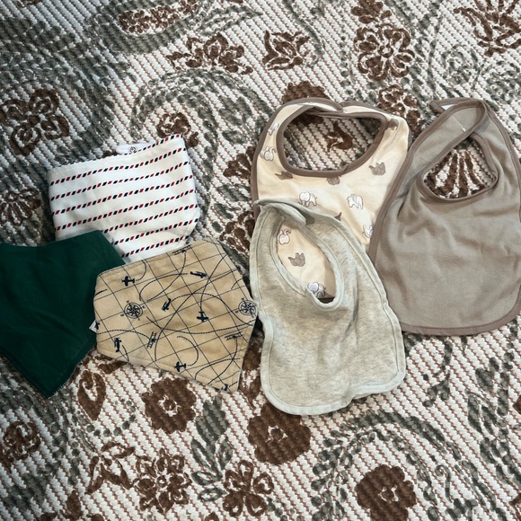 Baby bib bundle - Picture 1 of 5